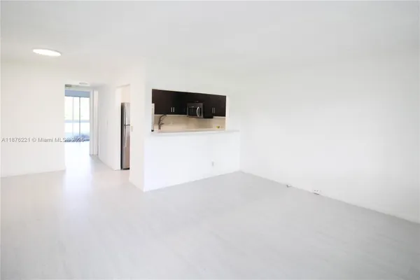 Property Slideshow image 2 of 10 | 319 newport v # 319, Deerfield Beach, FL, 33442