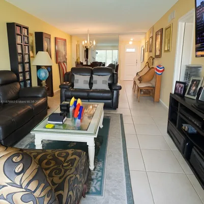 Property Slideshow image 2 of 42 | 671 s hollybrook dr 302, Pembroke Pines, FL, 33025