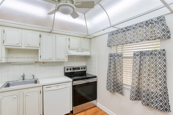 Property Slideshow image 3 of 19 | 1005 country club dr 408, Margate, FL, 33063