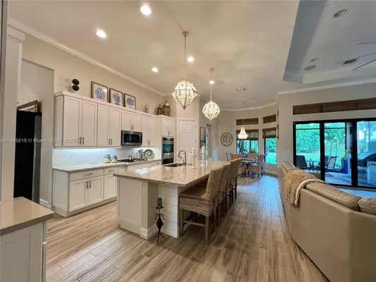 Property Slideshow image 3 of 45 | 11985 kalmar cir, Parkland, FL, 33076