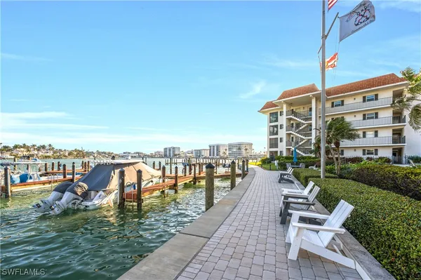 Property Slideshow image 3 of 47 | 222 harbour dr apt 114, Naples, FL, 34103