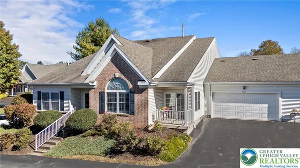 Property Slideshow image 2 of 27 | 4762 steeplechase dr, Macungie, PA, 18062
