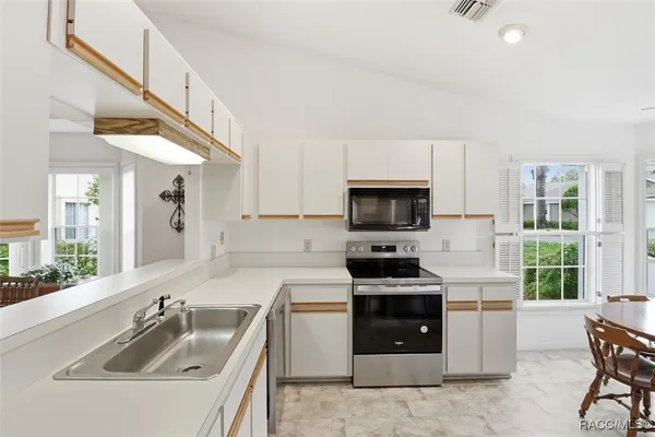 Property Slideshow image 3 of 71 | 1690 n foxboro loop, Crystal River, FL, 34429