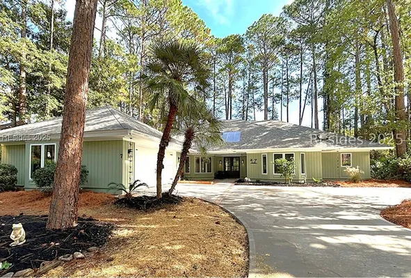 Property Slideshow image 2 of 36 | 7 whispering pines ct, Hilton Head Island, SC, 29926