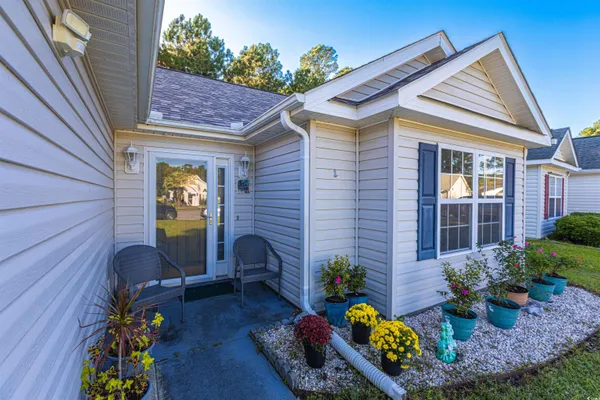 Property Slideshow image 2 of 28 | 6713 wisteria dr, Myrtle Beach, SC, 29588