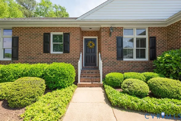 Property Slideshow image 2 of 46 | 5713 lakemere dr, North Chesterfield, VA, 23234