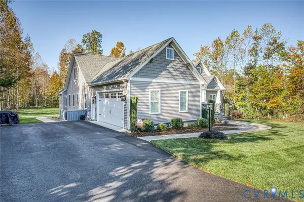 Property Slideshow image 3 of 50 | 8113 lake margaret ter, Chesterfield, VA, 23838
