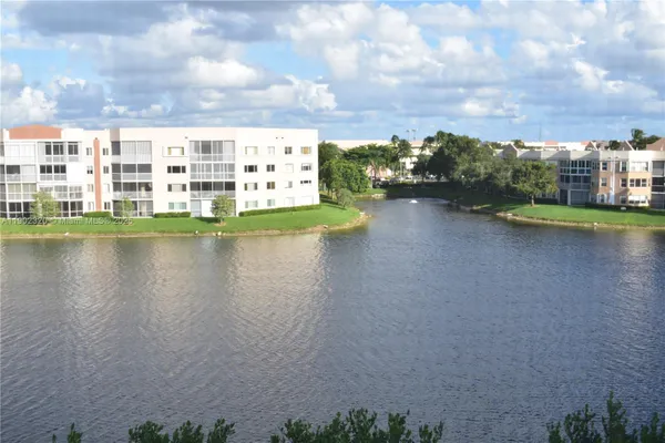 Property Slideshow image 2 of 63 | 7486 trent dr 408, Tamarac, FL, 33321
