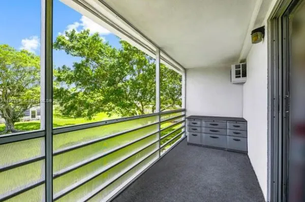 Property Slideshow image 2 of 11 | 390 tilford r r 390, Deerfield Beach, FL, 33442