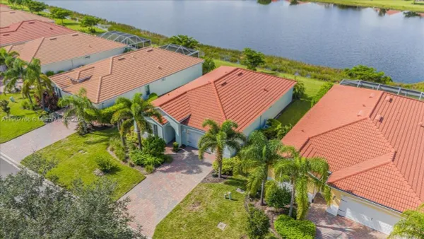 Property Slideshow image 3 of 35 | 3348 apple blossom, Fort Myers, FL, 33920