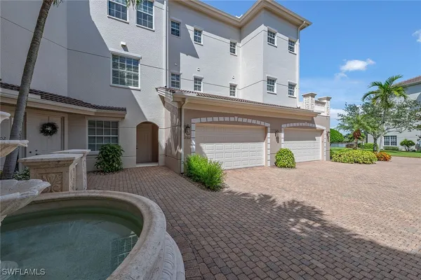 Property Slideshow image 2 of 34 | 550 avellino isles cir # 302, Naples, FL, 34119