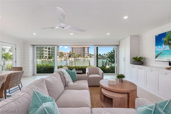 Property Slideshow image 3 of 20 | 2850 gulf shore blvd 110, Naples, FL, 34103