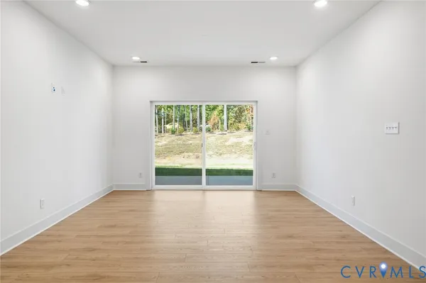 Property Slideshow image 3 of 24 | 6806 oasis breeze ln, Midlothian, VA, 23112