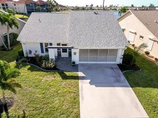 Property Slideshow image 2 of 26 | 11621 spinnaker way # 135, Fort Myers, FL, 33908