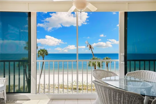 Property Slideshow image 2 of 24 | 2885 gulf shore blvd 304, Naples, FL, 34103