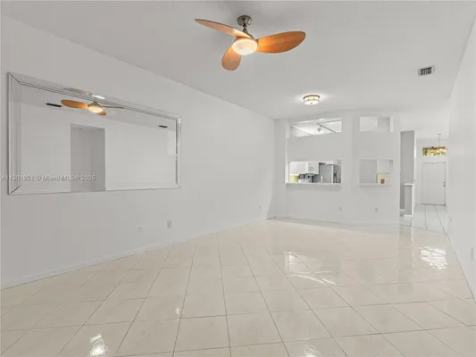 Property Slideshow image 3 of 27 | 10168 lombardy dr, Tamarac, FL, 33321