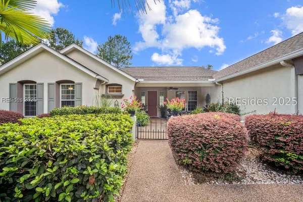 Property Slideshow image 2 of 30 | 214 hampton cir, Bluffton, SC, 29909