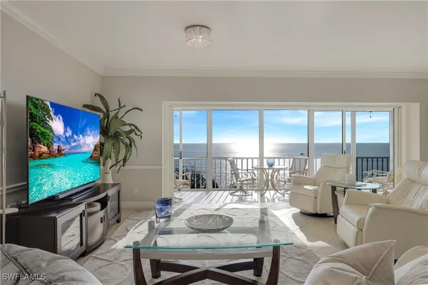 Property Slideshow image 2 of 25 | 3401 gulf shore blvd 605, Naples, FL, 34103