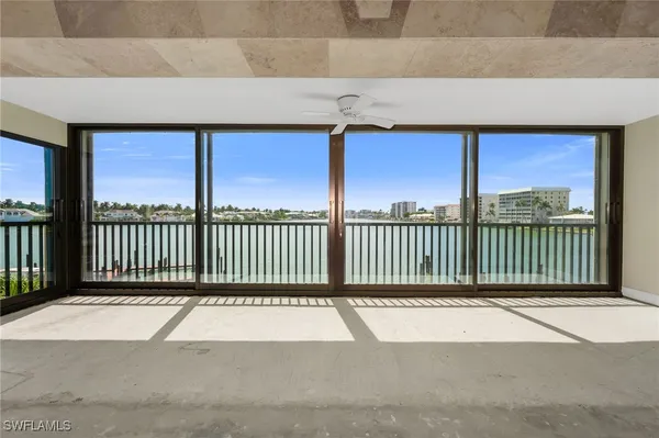 Property Slideshow image 3 of 20 | 222 harbour dr 301, Naples, FL, 34103