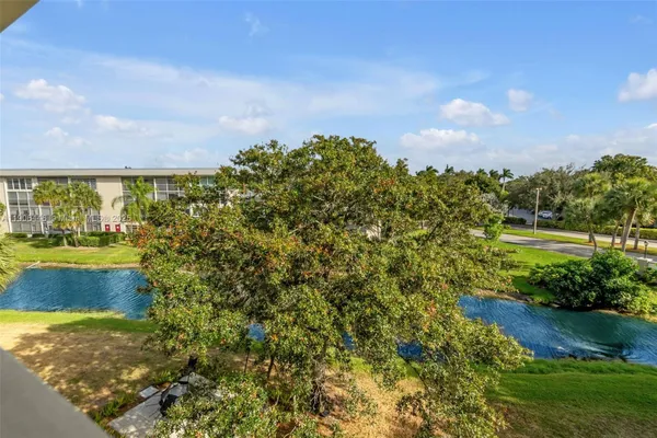 Property Slideshow image 3 of 26 | 4401 martinique ct apt c4, Coconut Creek, FL, 33066