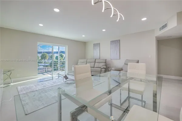 Property Slideshow image 2 of 31 | 4770 nw 21st st 302, Lauderhill, FL, 33313
