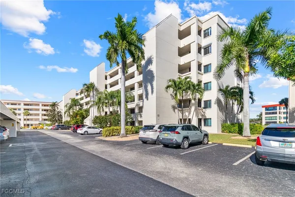 Property Slideshow image 2 of 50 | 7406 lake breeze dr 615, Fort Myers, FL, 33907