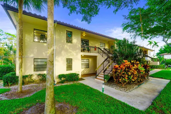 Property Slideshow image 2 of 40 | 21578 juego cir apt 26h, Boca Raton, FL, 33433