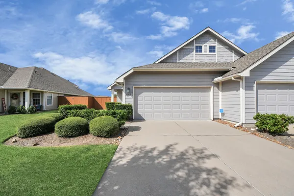 Property Slideshow image 2 of 37 | 25218 aspenlodge ln, Katy, TX, 77494