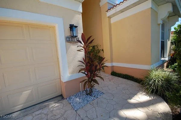 Property Slideshow image 2 of 39 | 14862 crescent cove dr, Fort Myers, FL, 33908
