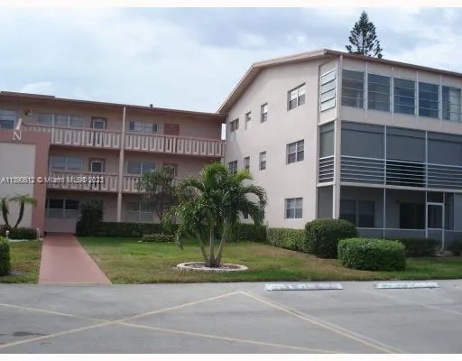 Property Slideshow image 2 of 6 | 568 n mansfield n 568, Boca Raton, FL, 33434