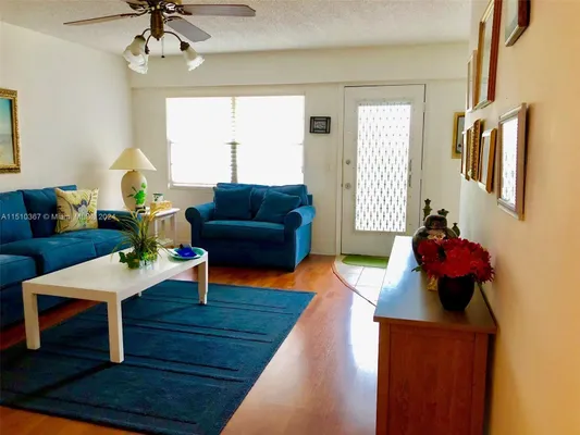 Property Slideshow image 2 of 22 | 300 sw 134th way 405e, Pembroke Pines, FL, 33027