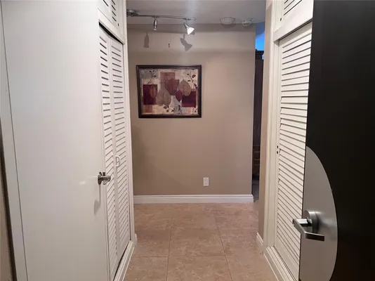 Property Slideshow image 2 of 17 | 3300 ne 36th st 518, Fort Lauderdale, FL, 33308