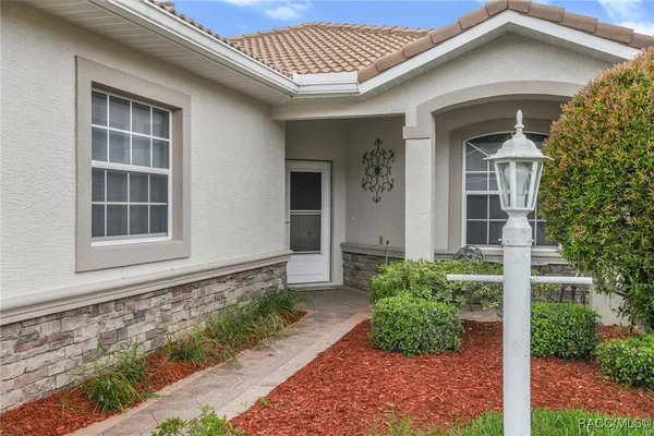 Property Slideshow image 2 of 45 | 916 w skyview crossing dr, Hernando, FL, 34442