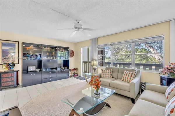 Property Slideshow image 2 of 30 | 3029 berkshire b # 3029, Deerfield Beach, FL, 33442