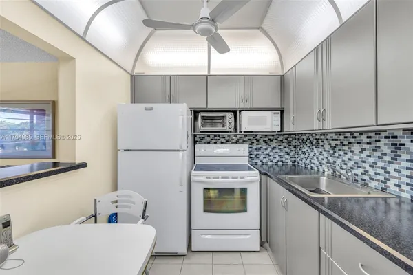 Property Slideshow image 3 of 30 | 3029 berkshire b 3029, Deerfield Beach, FL, 33442