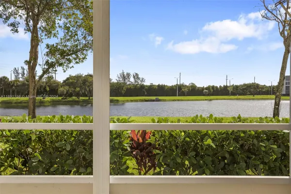 Property Slideshow image 2 of 19 | 1042 lincoln c 1042, Boca Raton, FL, 33434