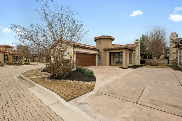 Property Slideshow image 2 of 31 | 204 delfino cir 42, Lakeway, TX, 78734