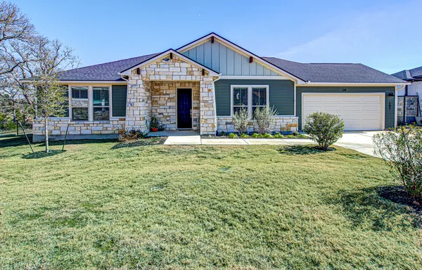 Property Slideshow image 2 of 40 | 128 roaming rock trl unit 102, San Marcos, TX, 78666