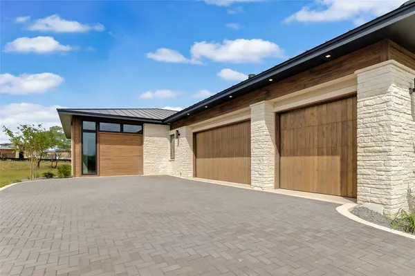 Property Slideshow image 3 of 36 | 100 spice lily, Horseshoe Bay, TX, 78657