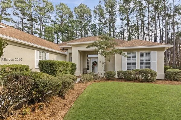 Property Slideshow image 2 of 26 | 6 screven ct, Bluffton, SC, 29909
