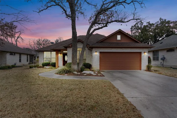 Property Slideshow image 2 of 31 | 909 big thicket st, Georgetown, TX, 78633