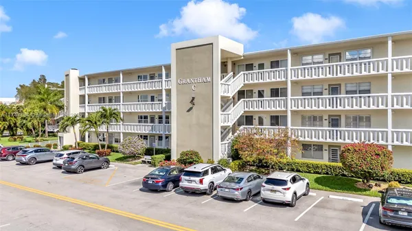 Property Slideshow image 3 of 32 | 250 grantham c # 250, Deerfield Beach, FL, 33442