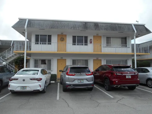 Property Slideshow image 2 of 27 | 3322 cynthia ln 106, ,, FL, 33461