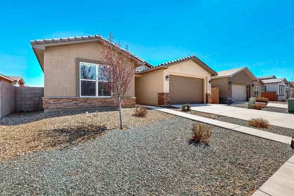 Property Slideshow image 2 of 28 | 440 rio chama cir sw, Los Lunas, NM, 87031