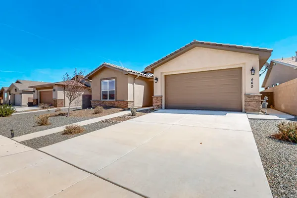 Property Slideshow image 3 of 28 | 440 rio chama cir sw, Los Lunas, NM, 87031