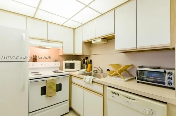 Property Slideshow image 2 of 9 | 251 mansfield f 251f, Boca Raton, FL, 33434