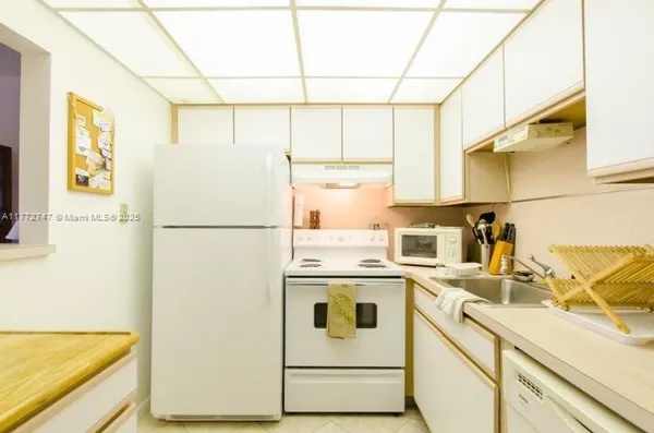 Property Slideshow image 3 of 9 | 251 mansfield f 251f, Boca Raton, FL, 33434
