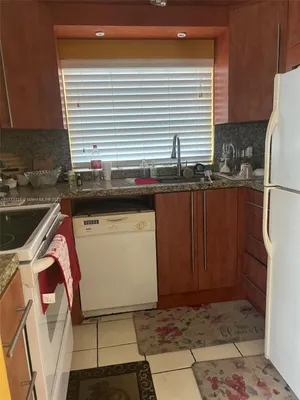 Property Slideshow image 3 of 23 | 1100 colony point cir 201, Pembroke Pines, FL, 33026