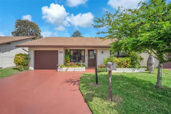 Property Slideshow image 3 of 32 | 2343 sw 15th pl, Deerfield Beach, FL, 33442