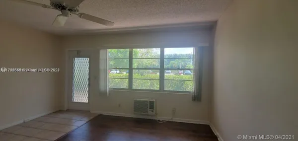 Property Slideshow image 3 of 7 | 385 fanshaw j, Boca Raton, FL, 33434